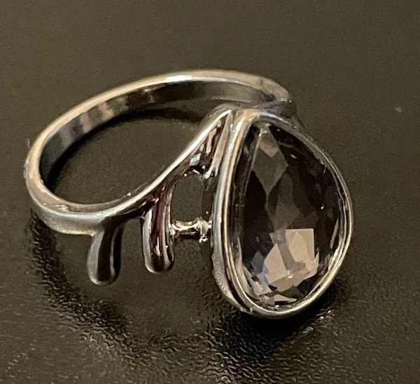 Water drop gray rhinestone ring size 8 - Image 2