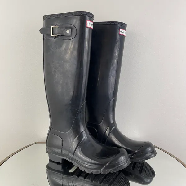 Hunter Original Tall Black Gloss Adjustable Knee High Rain Boots - Image 3