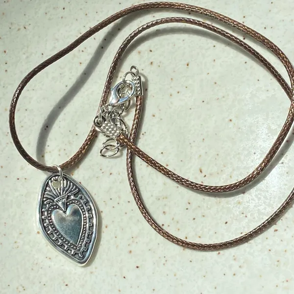 Handmade vintage antique goth style heart necklace 🙏❤️ - Image 6