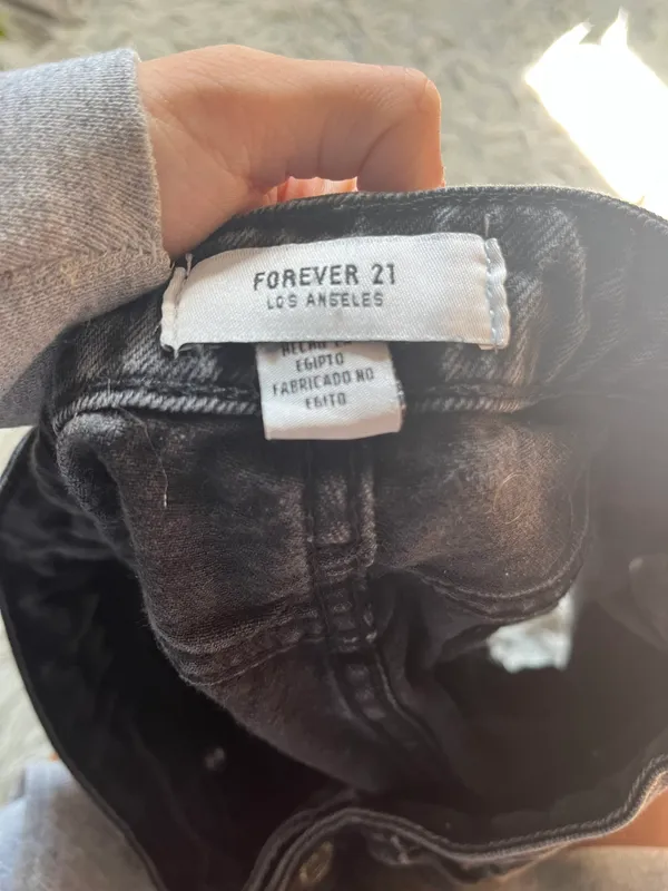 Forever 21 denim shorts - Image 3