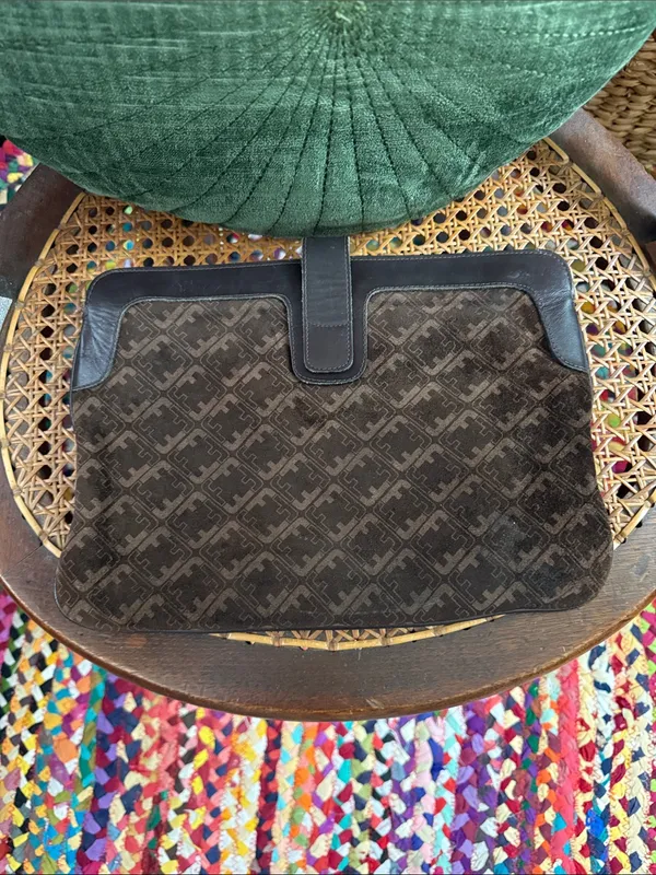 Vintage 70s/80s Salvatore Ferragamo Brown Suede Classic Boho Hippie Clutch Bag - Image 2
