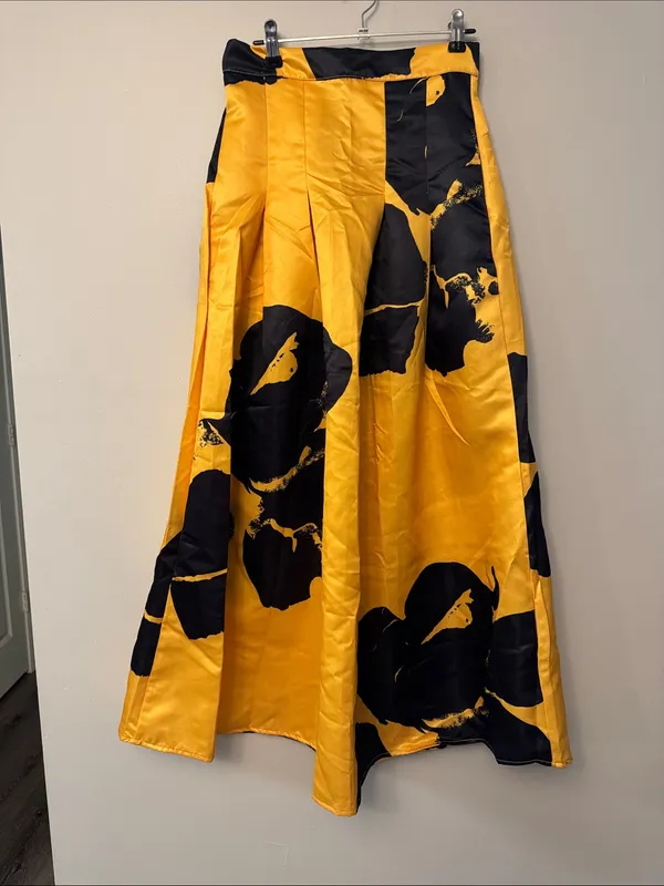 Amazon Yellow and Black Floral Maxi Skirt - Image 3