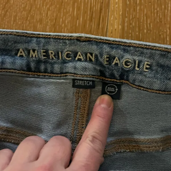 American Eagle Outfitters Stretch Denim Mom Jeans EUC - Image 3