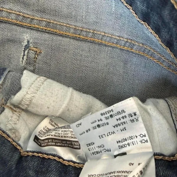 Levi’s 518 Superlow Rise flare jeans in a waist size 27 - Image 8