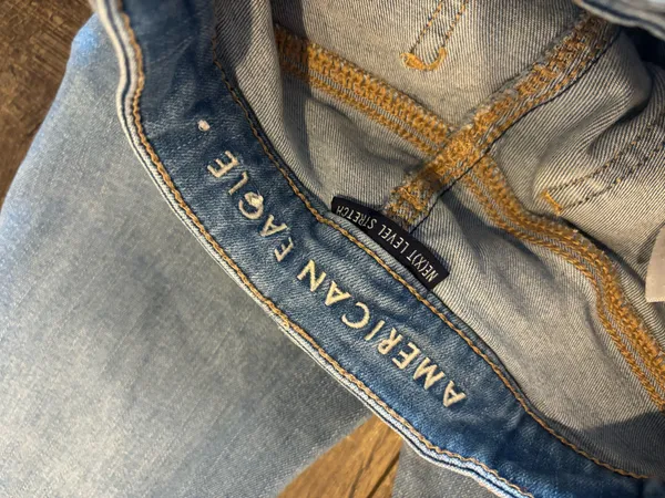 American Eagle 00 Jeans - Image 3