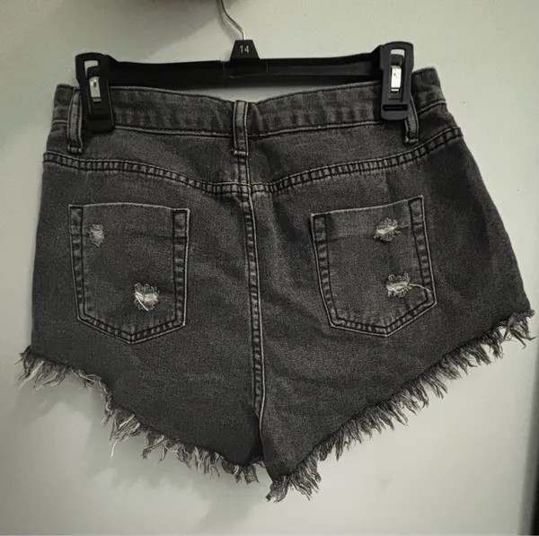 SheIn black washed jean shorts - Image 3
