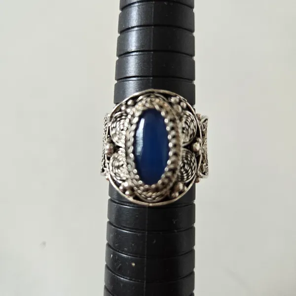 Silver Blue Stone Ring 8.5 - Image 2