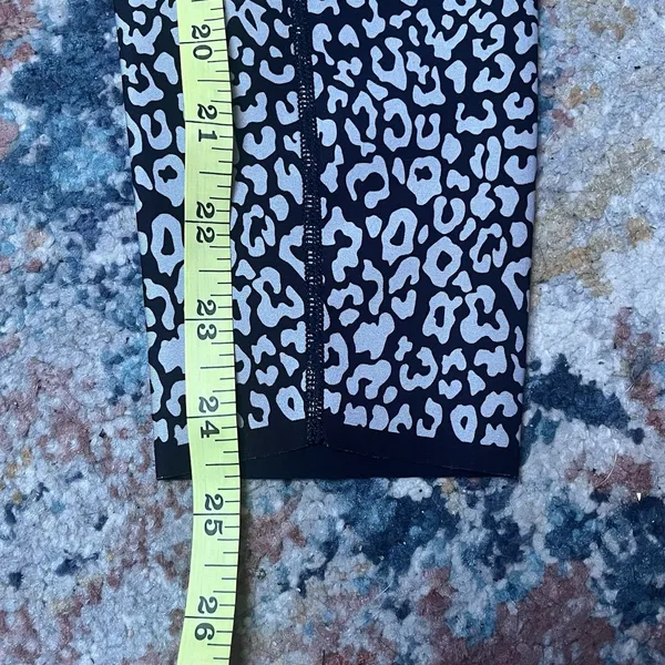 ULTRACOR Leggings Size Small EUC Black White Animal Print Smooth Sleek Yoga - Image 2