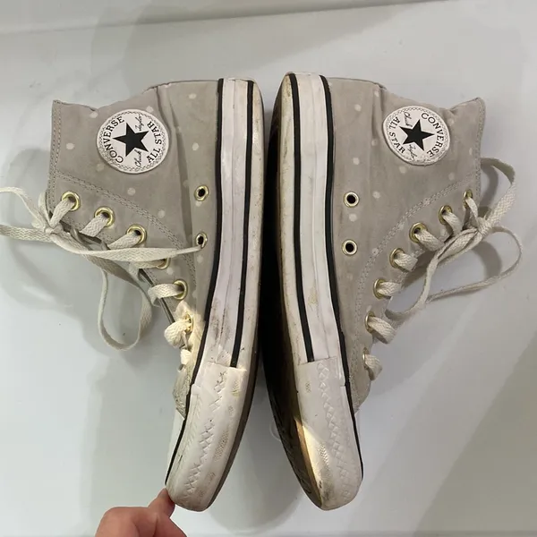 Converse All Star high top beige polka dot sneakers size 6 - Image 5