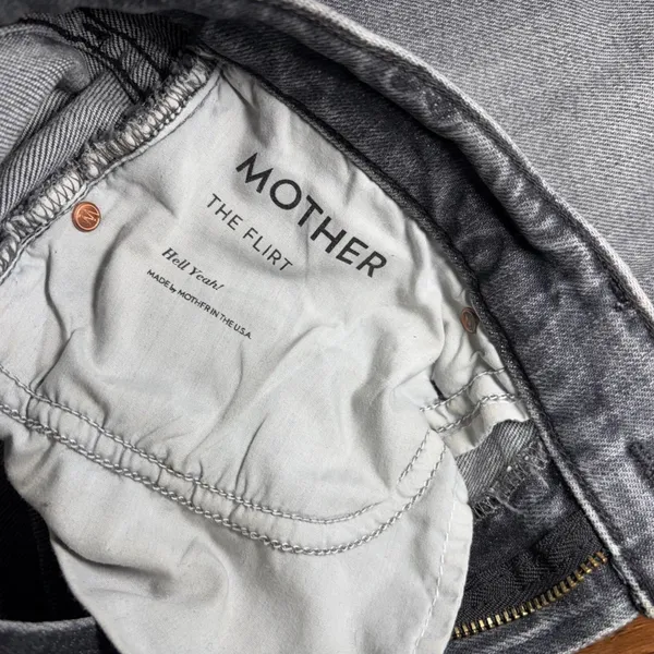 Mother The Flirt Jeans in Hell Yeah! Wash Size 28 Faded Dark Denim Distressed - Image 11