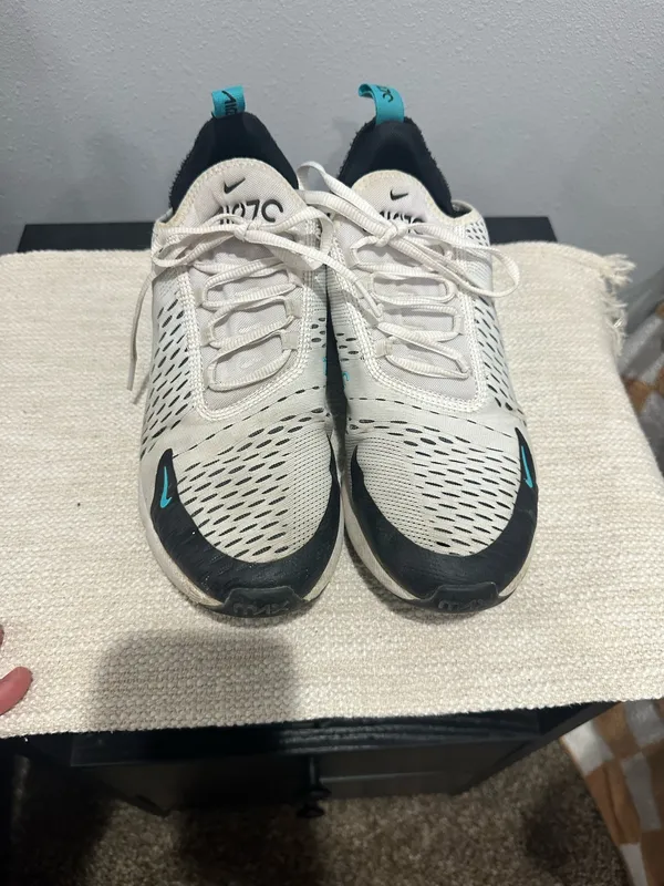 Nike Air Max 270 Women’s Shoes - Image 2