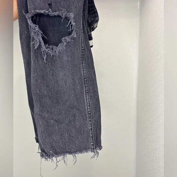 Abercrombie & Fitch Black High Rise Dad Jeans‎ - Image 6