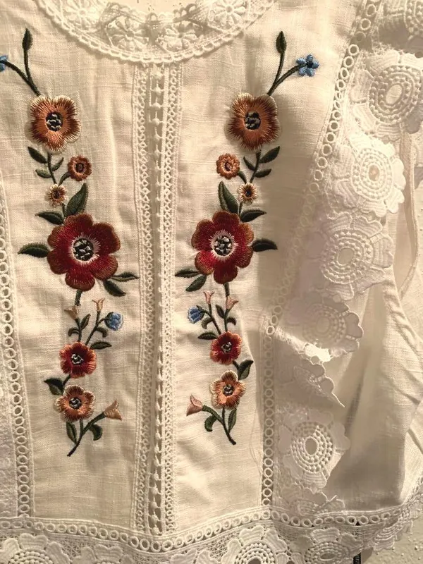 Forever 21 White Floral Crop Top - Image 3