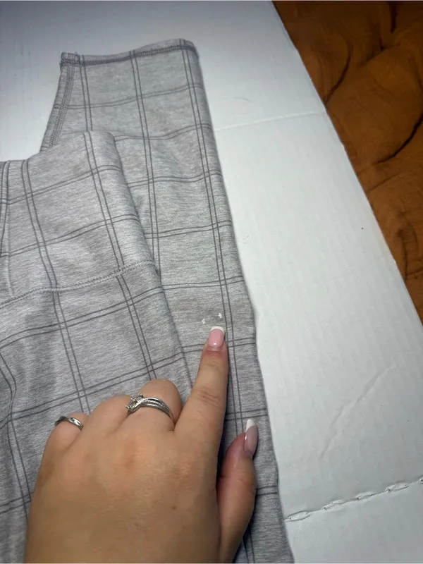 Vuori Clean Elevation Plaid Pattern Leggings - Image 2
