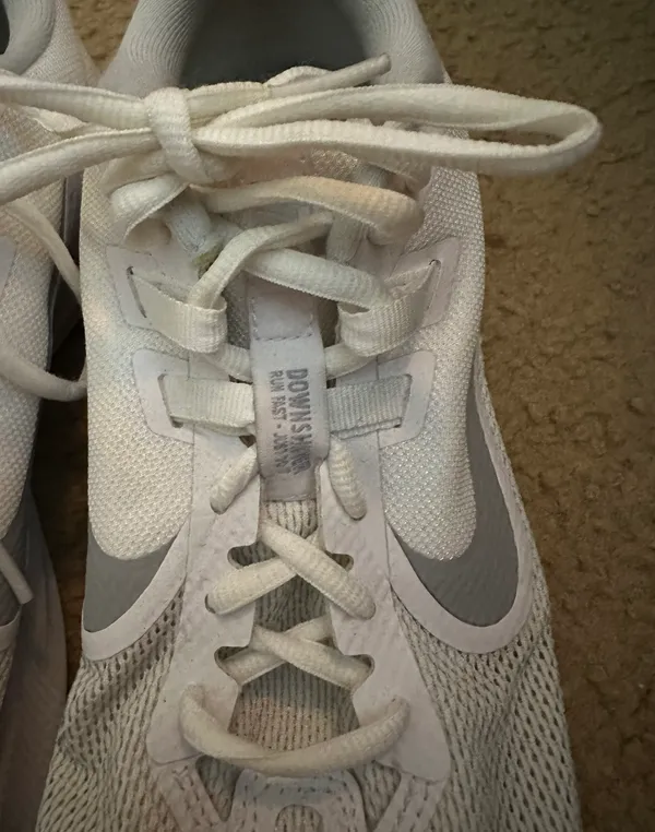 Nike Tennis Shoes - Image 6