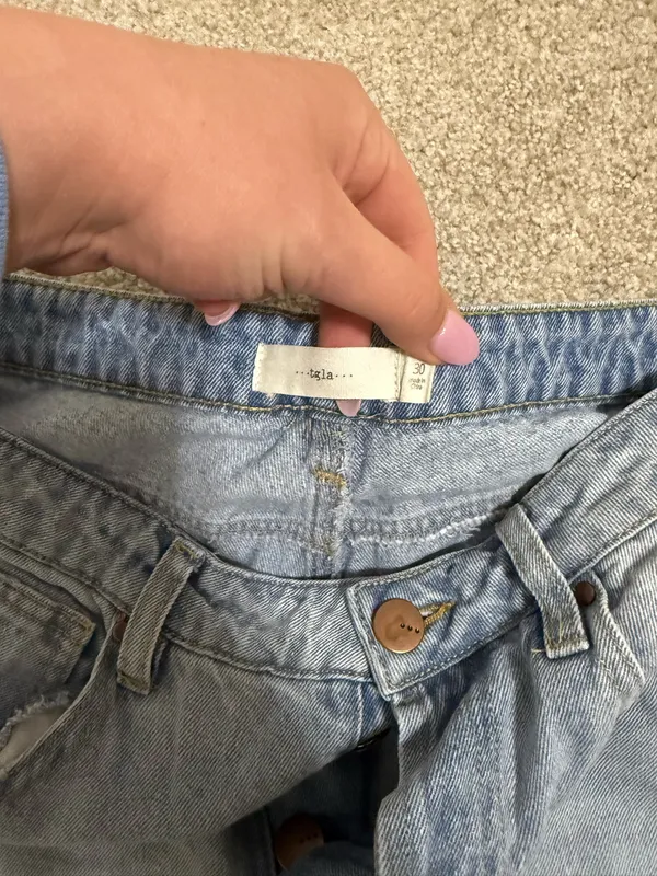 TGLA Francesca's Jeans Light Wash Ripped Straight Leg - Image 2