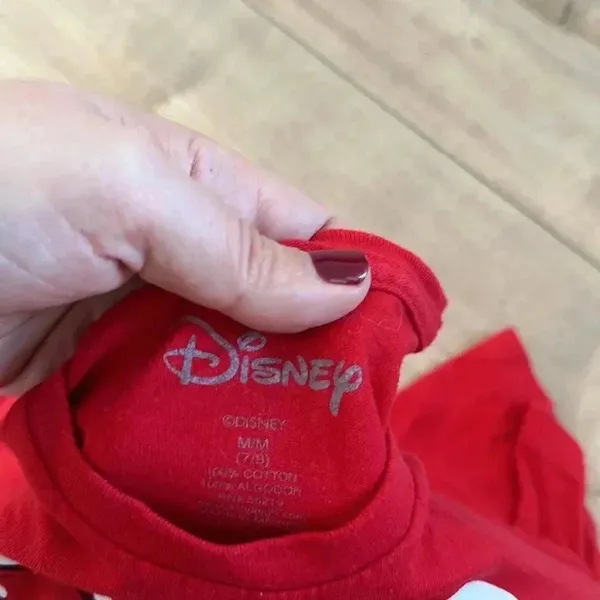 4/$25 Disney Minnie Mouse Red T-shirt “MOM” Sz M - Image 3