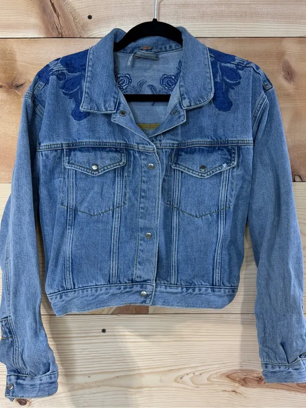 Free People Light Blue Denim Jacket with Blue Floral Embroidery - Image 4