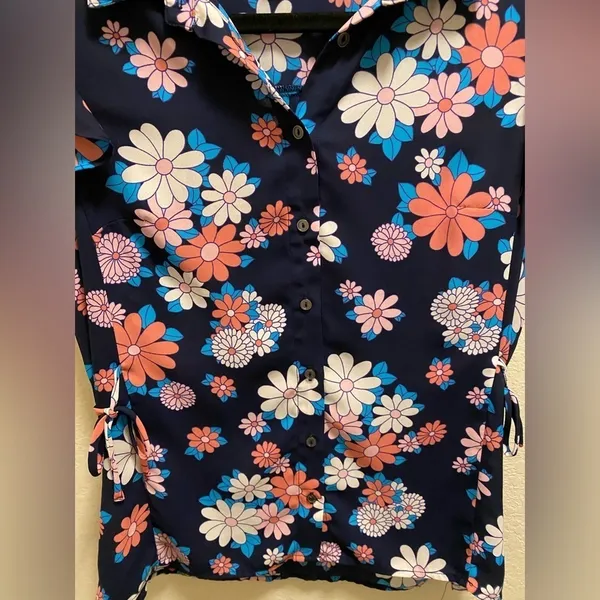 ModCloth Energetic Effort Floral Button-Up Blouse Size M - Image 5