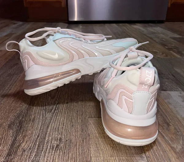 Nike Air Max 270 React Shoes - Image 3