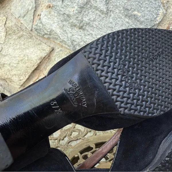 Gucci Vintage Black Suede Heels size 7 - Image 9