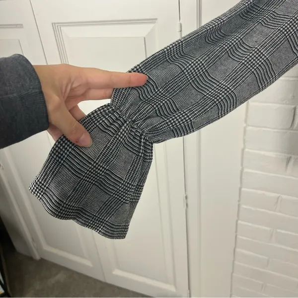 Zara Houndstooth Herringbone Knit Long Sleeve Top Size M - Image 9