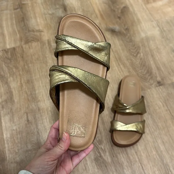 SOFFT‎ | Ainsworth Mirabelle Metal Gold Leather Twisted Strap Platform Sandal, 6 - Image 3