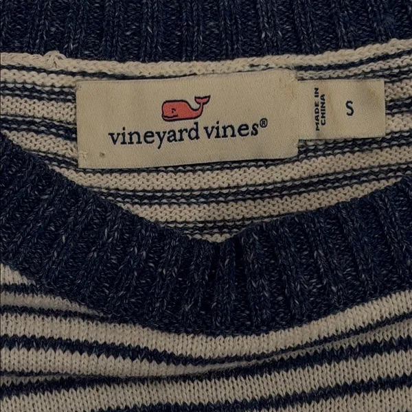 Vineyard Vines Women's Navy and White Striped Sweater‎ small - Image 5
