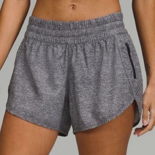 ✨Lululemon Tracker Sz 6 Short V *4"✨ - Image 4