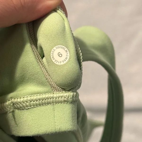 Lululemon align tank top size 6 - Image 4