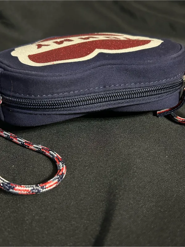 Tommy Hilfiger Heart Shaped Crossbody Navy & Red Glitter Heart Purse - Image 8