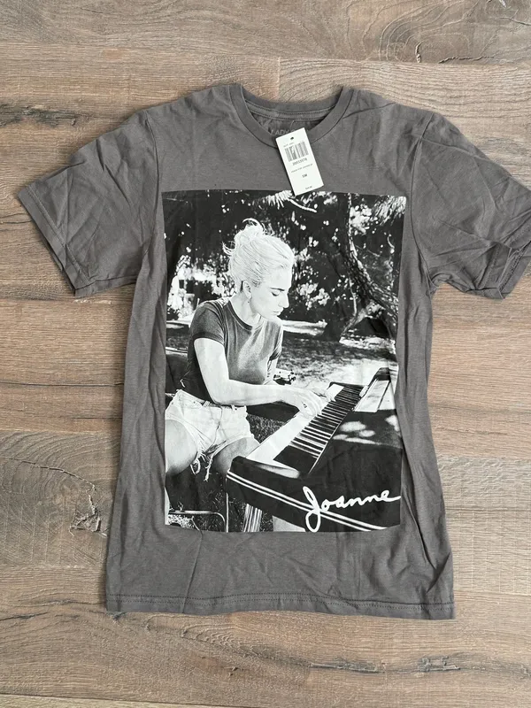 NEW WITH TAGS Official Lady Gaga Joanne Piano Graphic Tee - Image 3