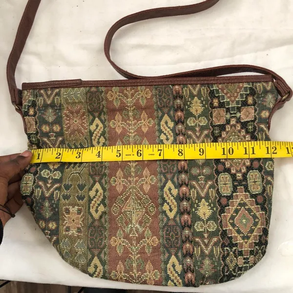 Unique green brown VTG boho tapestry crossbody shoulder tote bucket bag purse PU leather straps & interior cottage-core - Image 3