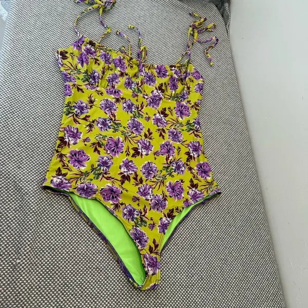 BEACH RIOT betsy one piece in lime punch gardenias size M - Image 2