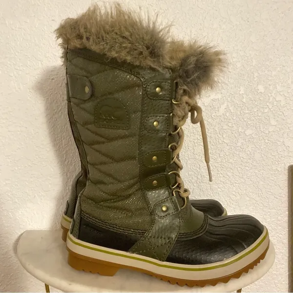 Sorel Tofino Il Boot Womens Style : Nl2333 Peatmoss Green Black Womens Size 6 - Image 2