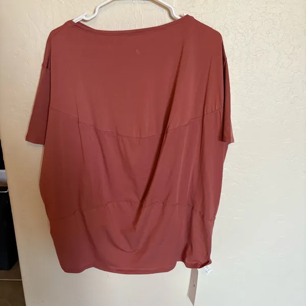 CRZ Yoga NWT flowing top size large. Dusty Rose color - Image 2
