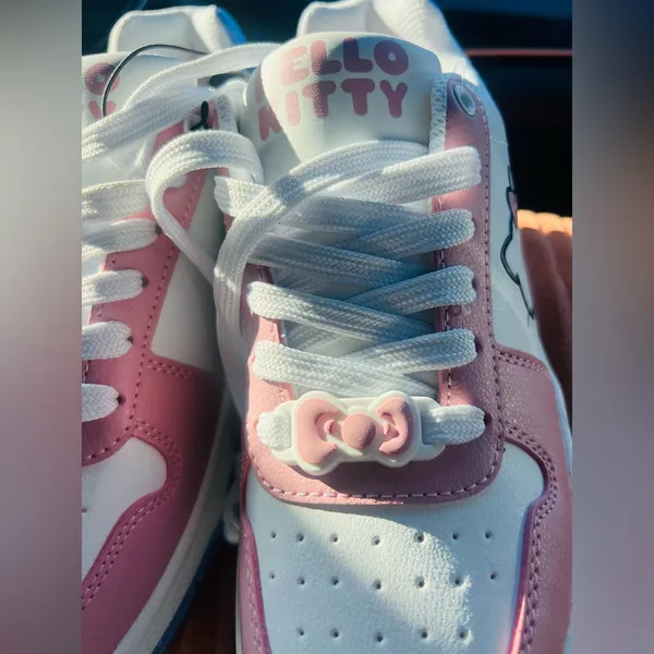 Hello Kitty by Sanrio Women's Casual Court Sneakers size 9 - Image 11