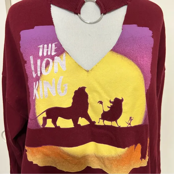 5/$30 🎈 Disney the lion king XL choker style sweatshirt - Image 2