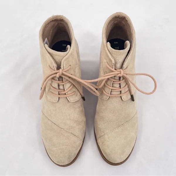 Toms Hyde Sand Suede Leather Creamy Tan Lace Up Wedge Heel Ankle Bootie Size 8 - Image 2