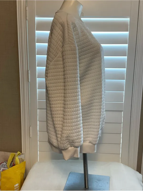 SHEIN Cream Quilted Crewneck Pullover - Image 3