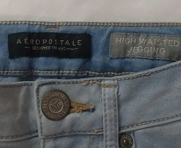 Aeropostale High Waisted Jegging Jean Size 0 Light Wash - Image 3