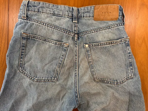 H&M Jeans High-Waisted Mom - Image 10