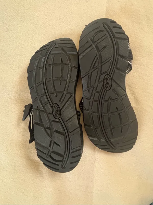 Chacos Black Women's Strappy Outdoor Sandals with White Stripe Detail Size W10 - Image 9