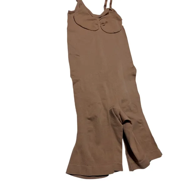 Comfort by Real Seamless Shaping Bodysuit Shorts Beige Large - Image 9