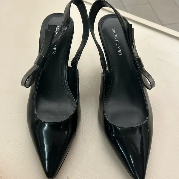 Marc Fisher Black Patent Slingback Pumps with Bow Accent 8M - Image 3
