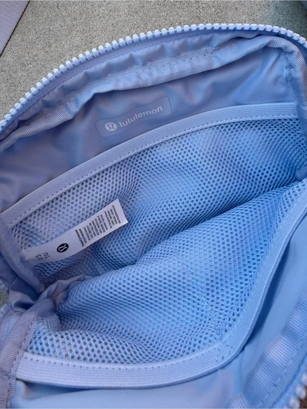 Lululemon Light Blue Adjustable Waist Front Pack Multi-Pocket Athleisure - Image 4