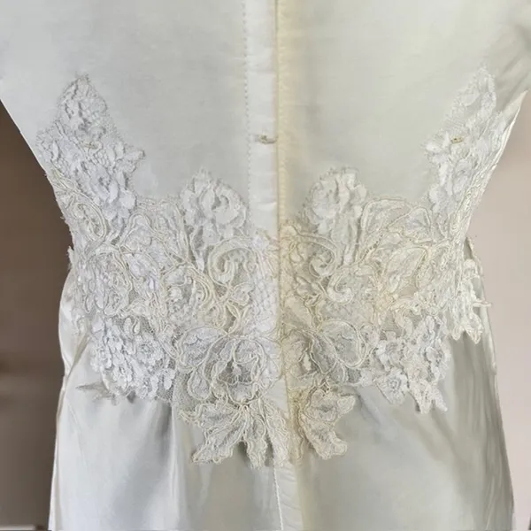 Vintage 1960s Bridal Portrait Wedding Dress Union Made, Vintage Size 10 (4-6) - Image 7