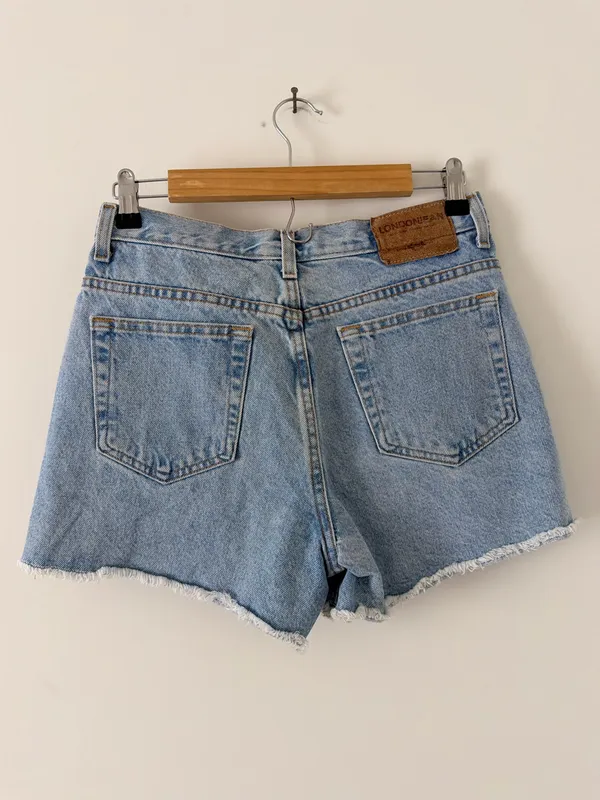 Vintage London Jean Light Wash High Waisted Jean Shorts Size 6 - Image 4