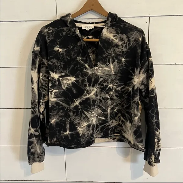 Bohme Black and Off White Tie Dye Oversized Crop Hoodie. Size Small. EUC - Image 8