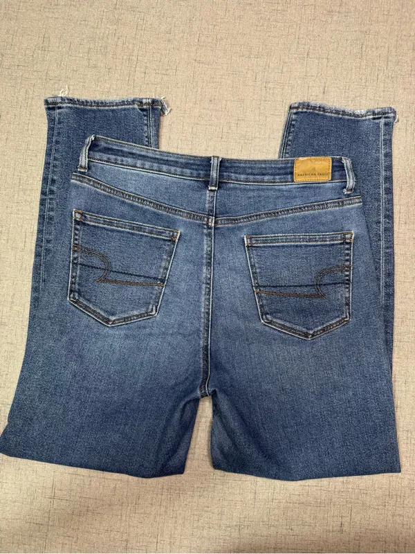 American Eagle High Rise Mom Jeans Distressed Stretch Cropped Tapered Ankle 6 - Image 7